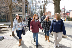 Prospective students and Temple Owl Ambassador Sara Hanson