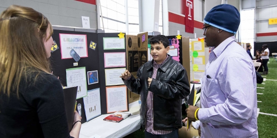 Temple hosts Carver Science Fair for Philadelphia students | Temple Now