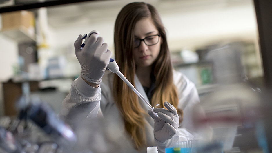 Lyanna Kessler working in the deep sea coral lab.