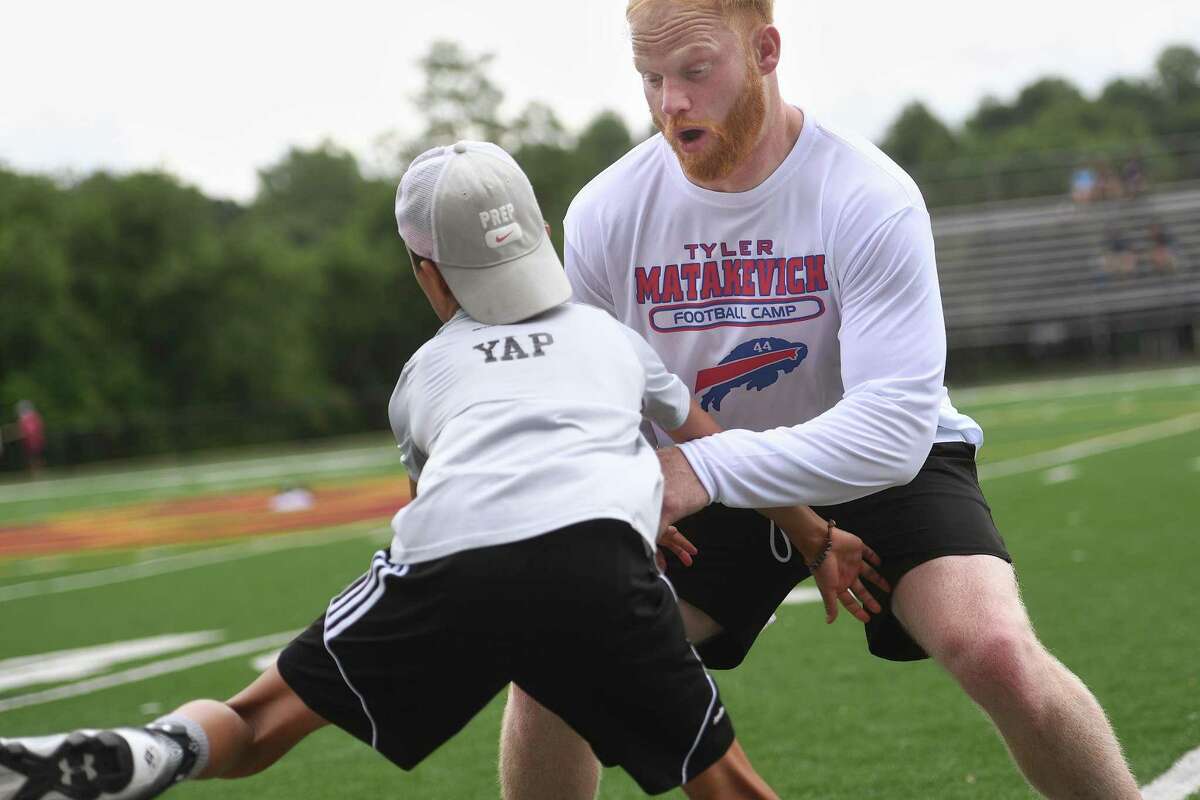 Carolina Panthers linebacker donates $15,000 for high school