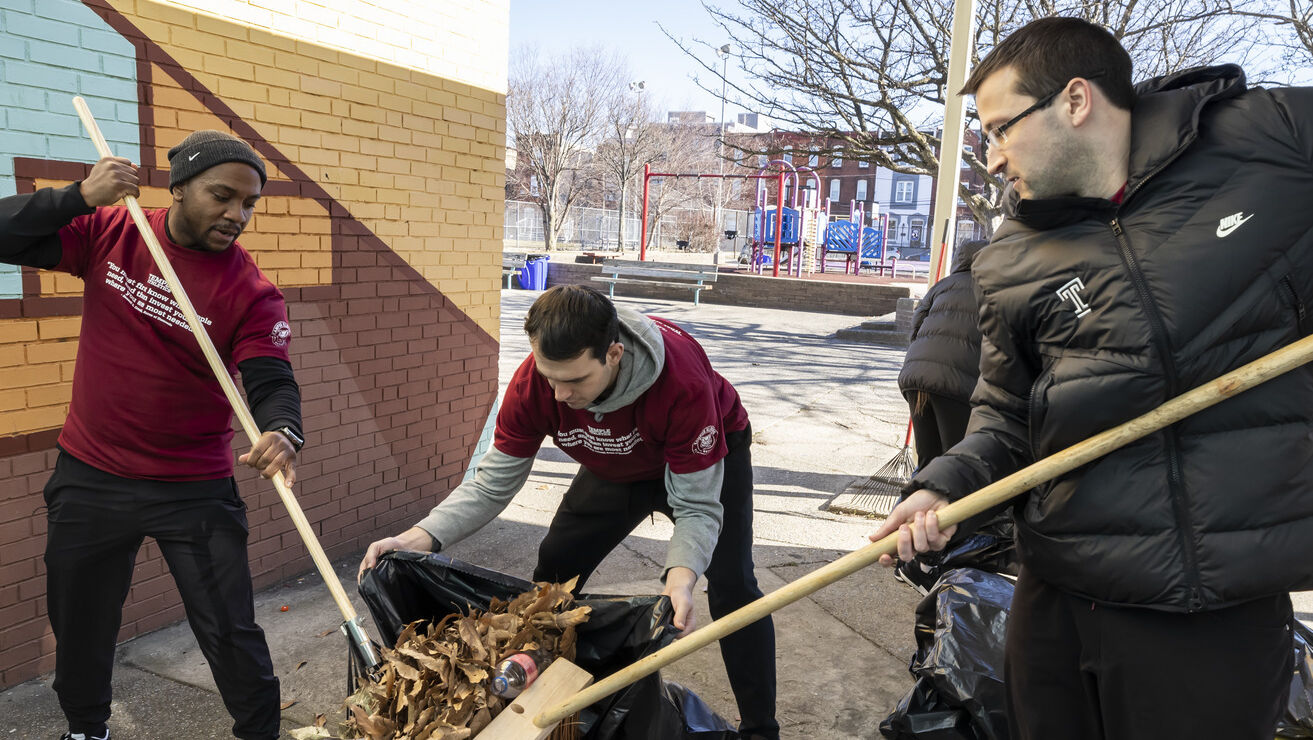 Students volunteering on Martin Luther King Jr. Day.