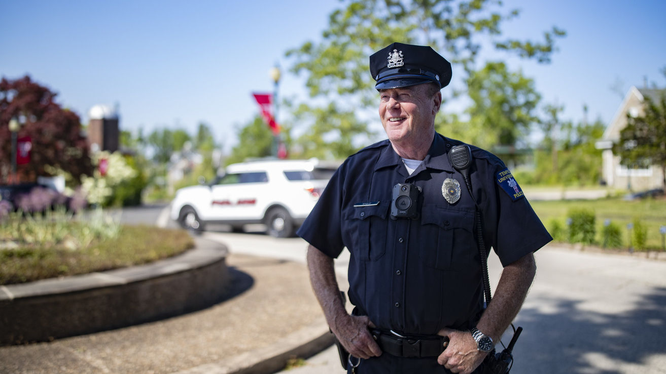 Image of officer Bob McQue.