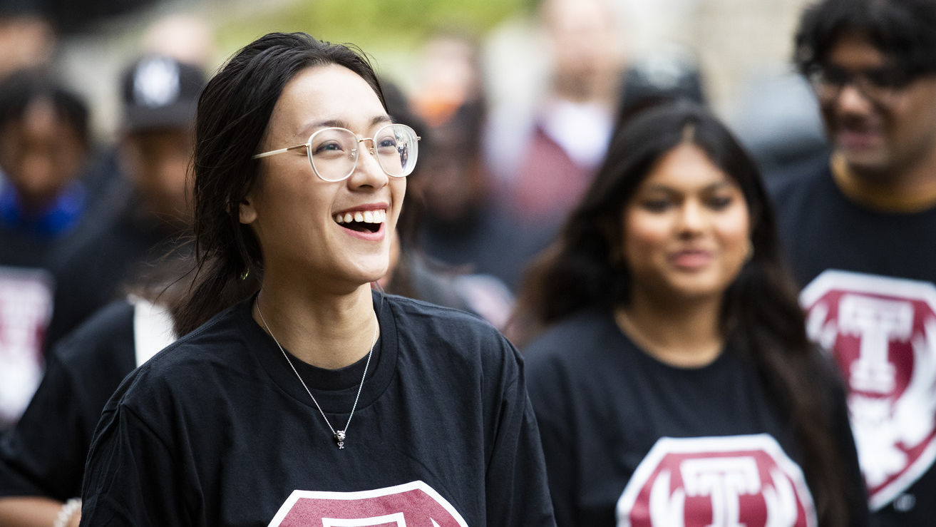 An image of students at convocation.