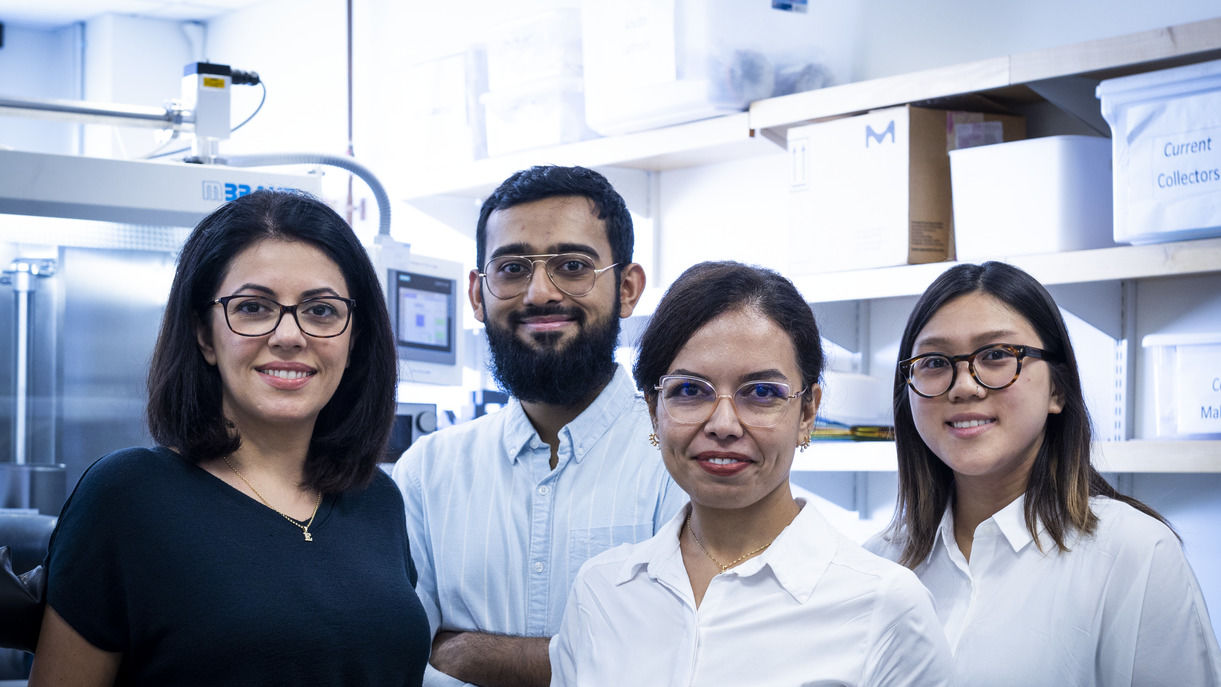 Image of Elham Sahraei and her fellow researchers.