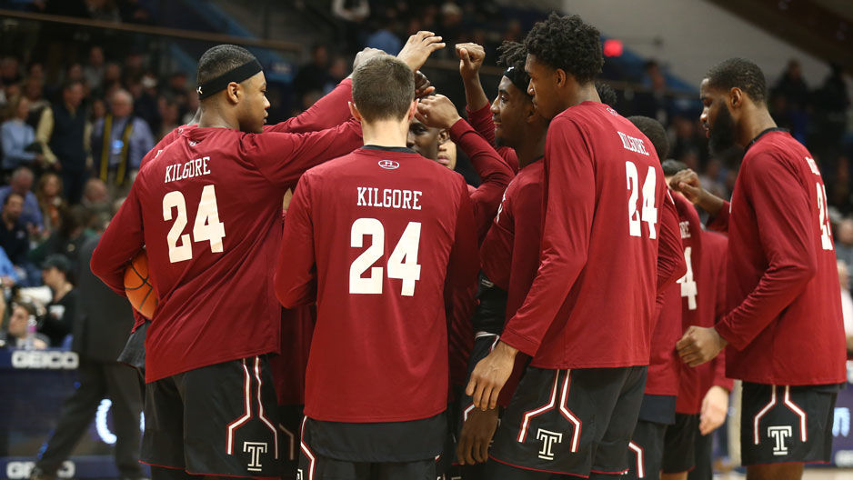 basketball players wearing Kilgore jerseys