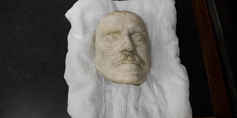A plaster mold of Russell Conwell's face
