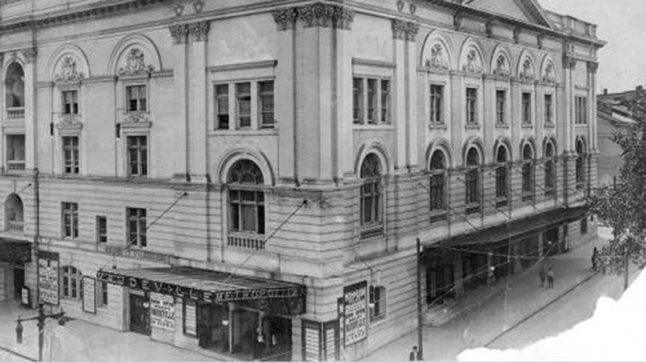 the Metropolitan Opera House on North Broad Street in 1924
